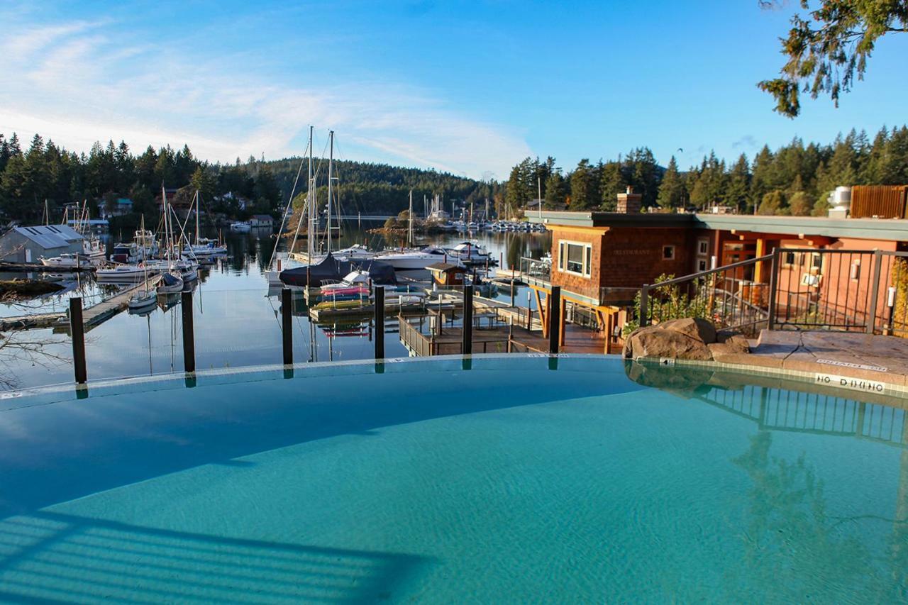 Painted Boat Resort Spa And Marina Madeira Park Dış mekan fotoğraf
